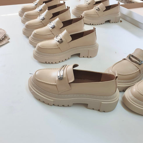 MUST NUDE MAT LOAFER 🖤